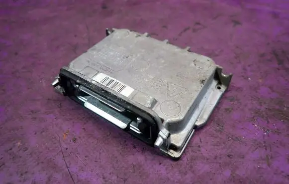 Citroen C4 I Voltage converter/converter module