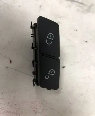 Mercedes-Benz C AMG W204 Central locking switch button A2048706310