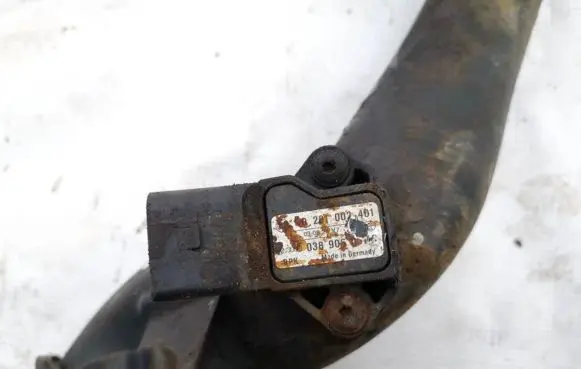 Volkswagen Tiguan Air pressure sensor 0281002401 038906051