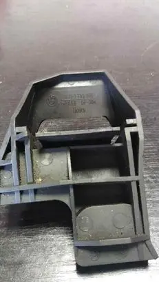 Radiator mount bracket
