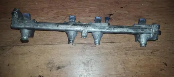 Ford Galaxy Fuel main line pipe 95wf9d280ba bb17k23