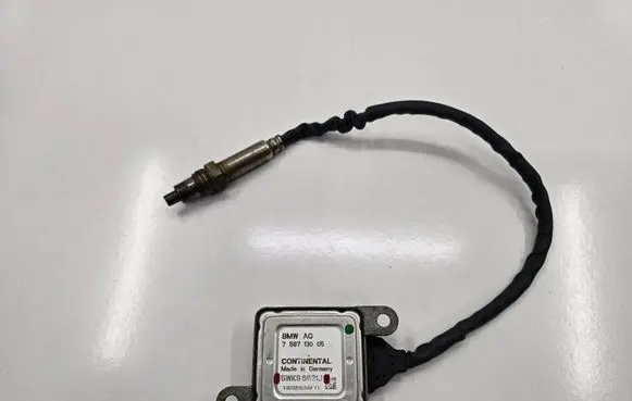 BMW 3 E90 E91 Lambda probe sensor 7587130