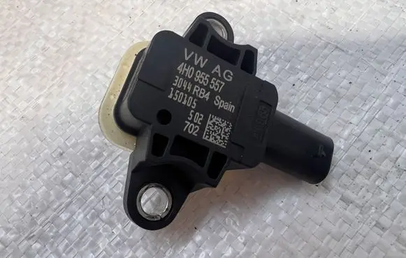 Audi A6 S6 C7 4G Airbag deployment crash/impact sensor 4H0955557