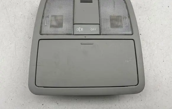 Toyota Avensis T270 Front seat light 