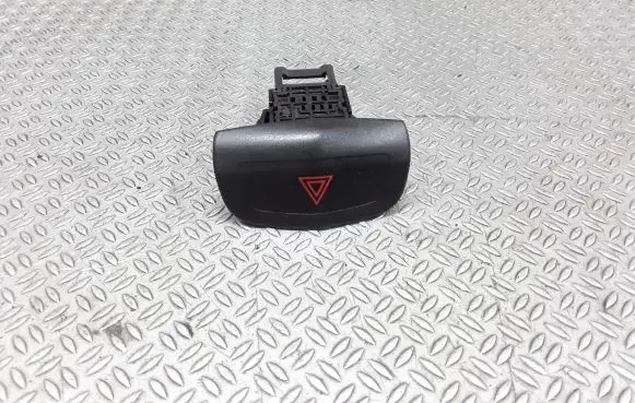 Nissan Primera Hazard light switch