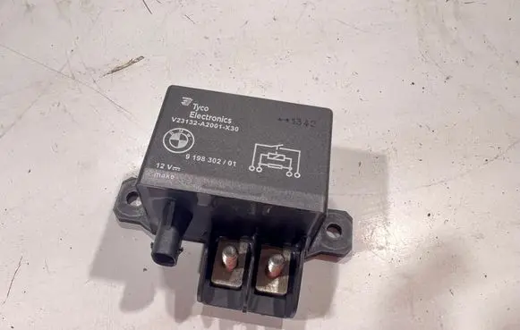 BMW 5 F10 F11 Coolant fan relay 9198302