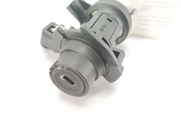 Mercedes-Benz C W204 Tailgate exterior lock A2047500061