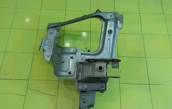 Opel Meriva B Front side member PRZOD