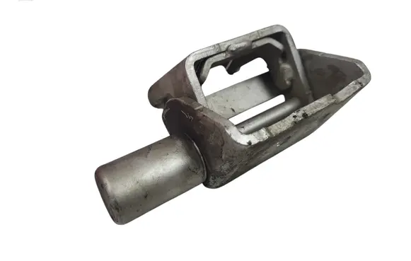 Renault Clio III Front door upper hinge 