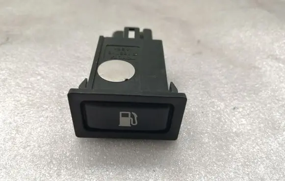 Toyota Avensis T250 Fuel tank opening switch 8484105010 156795