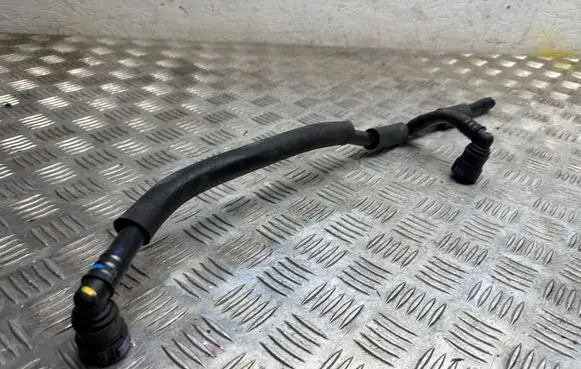 Mercedes-Benz B W247 Engine coolant pipe/hose