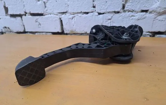 Volkswagen Jetta V Clutch pedal 1k1721059 1K0721796B