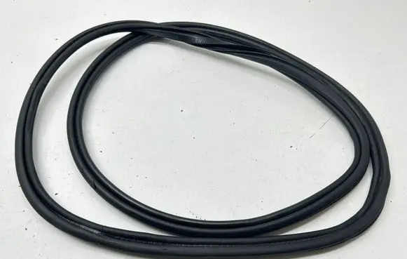 Volvo XC60 Front door rubber seal 31424344