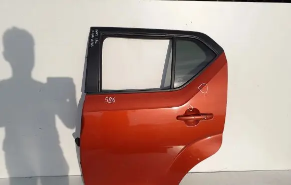 Suzuki Ignis Rear door