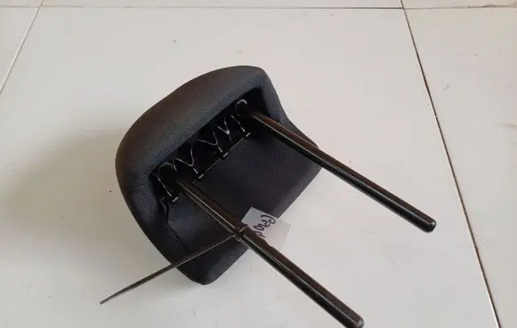 Mitsubishi Colt Front seat headrest 
