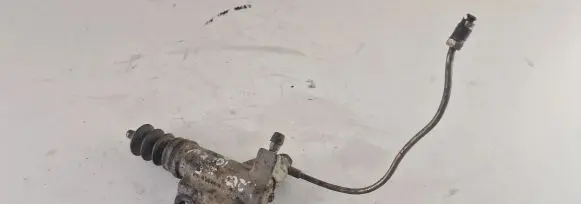 Mitsubishi L200 Clutch slave cylinder 