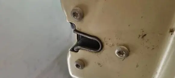 Opel Vivaro Front door lock