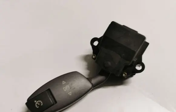 BMW 7 E65 E66 Cruise control relay 6911521
