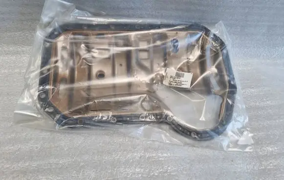 Volkswagen Golf III Oil breather separator 037115220B