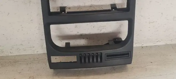 Peugeot 1007 Radio/GPS head unit trim 96532174VV 9647541477