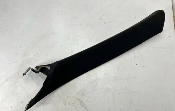 Maserati Ghibli (A) pillar trim 670010334 06700712150
