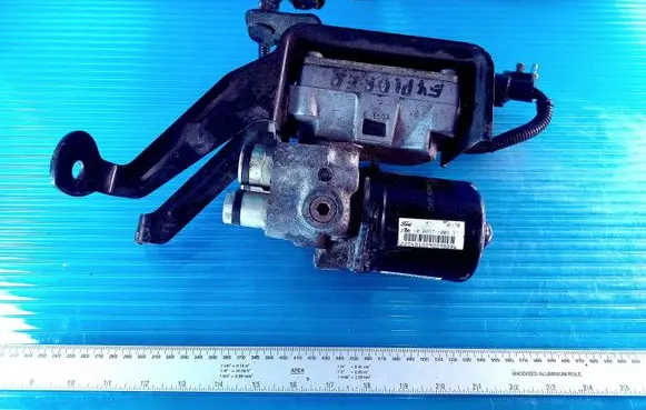 Ford Explorer ABS Pump 10045710093