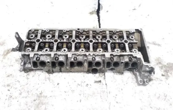 BMW 5 GT F07 Engine head 781193602 D2667381