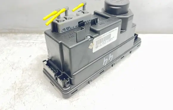 Mercedes-Benz SLK R170 Central locking vacuum pump 1708000848