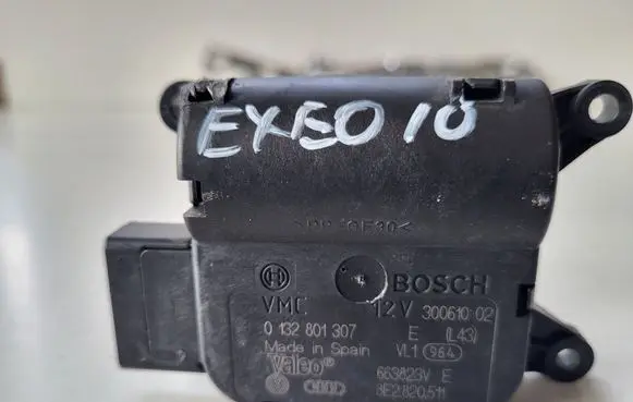 Seat Exeo (3R) A/C air flow flap actuator/motor 8E2820511