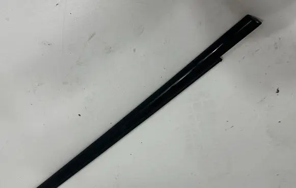 BMW i4 Rear door glass trim molding 7482967 7482971