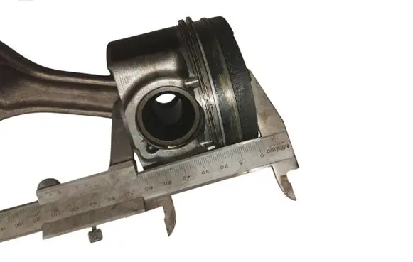 Subaru Forester SH Piston with connecting rod