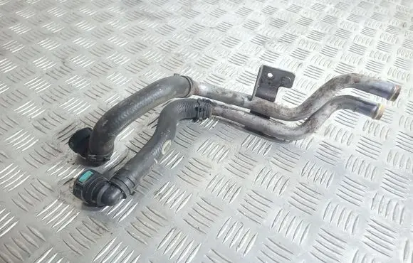 Land Rover Discovery 3 - LR3 Engine coolant pipe/hose