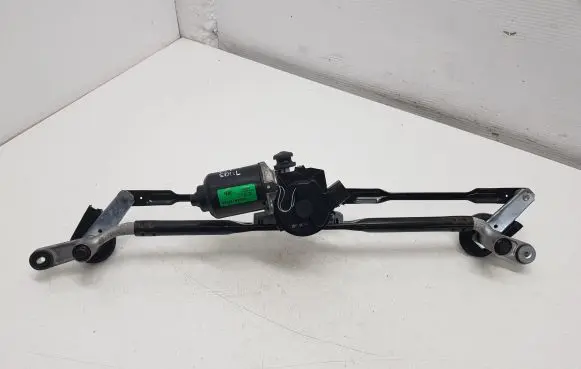 KIA Soul Front wiper linkage and motor 98100B2000