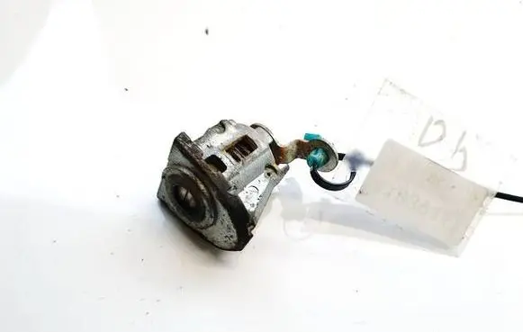 Nissan Juke I F15 Front door lock (next to the handle) 