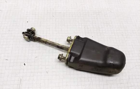 Volkswagen PASSAT B4 Rear door check strap stopper 3A0837323