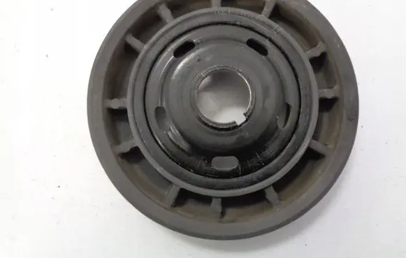 Peugeot 3008 II Crankshaft pulley 9821624380