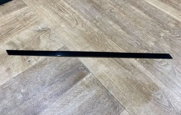 Land Rover Range Rover L405 Rear door windshield rail DK62255A61A