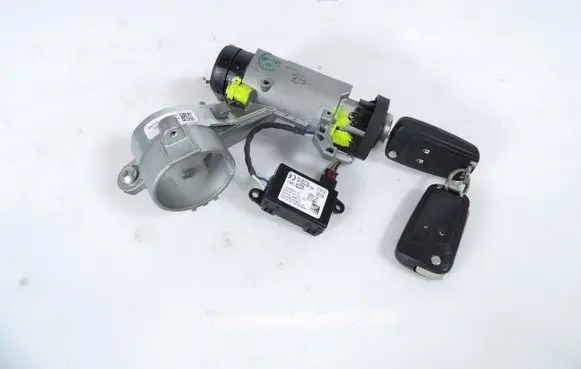 Opel Insignia A Ignition lock 13243373