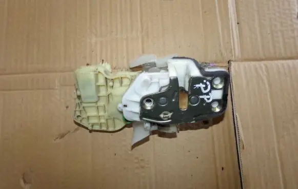 Honda Jazz Front door lock