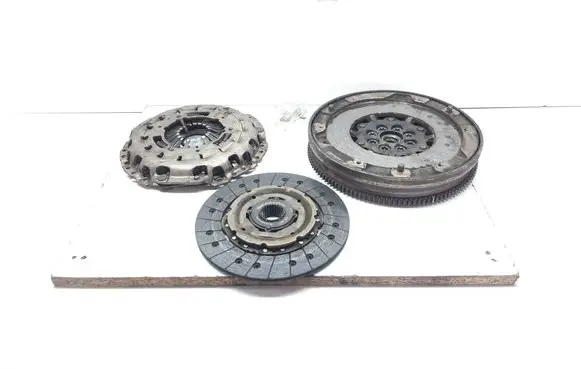 BMW X1 E84 Clutch set kit 7637279 21217637279 7603849