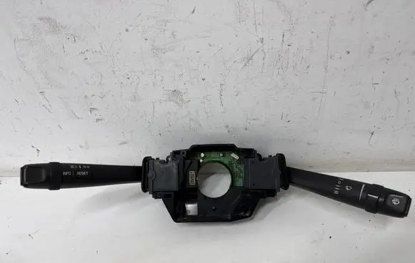 Volvo S60 Wiper turn signal indicator stalk/switch 30658654 03W29A