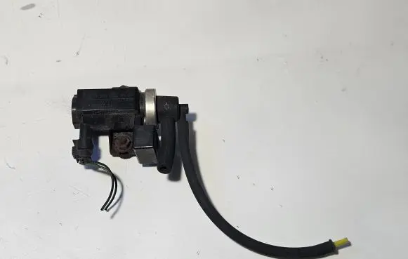 Mercedes-Benz Sprinter W906 Turbo solenoid valve A0051535528