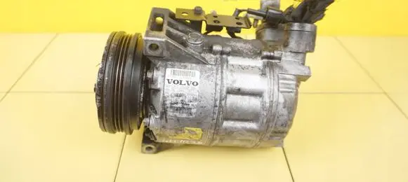 Volvo V70 Air conditioning (A/C) compressor (pump) D5204T2