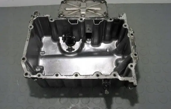 Volkswagen Polo V 6R Oil sump Array