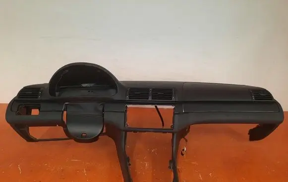 BMW 3 E46 Dashboard 8222255