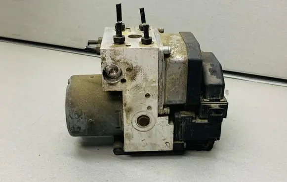 Volkswagen PASSAT B5.5 ABS Pump 8E0614111H 0265220481 0273004286
