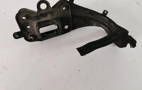 Mercedes-Benz E W211 Other engine bay part