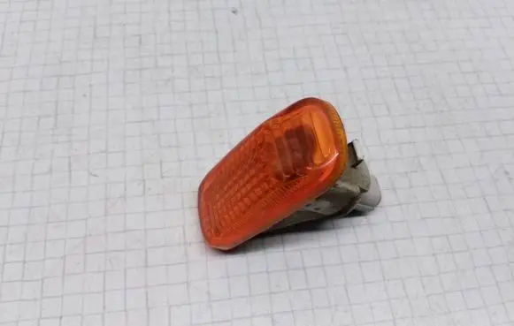 Honda Civic Front fender indicator light P1199