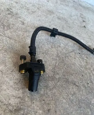 Volkswagen Jetta VI Crankshaft position sensor 9805940