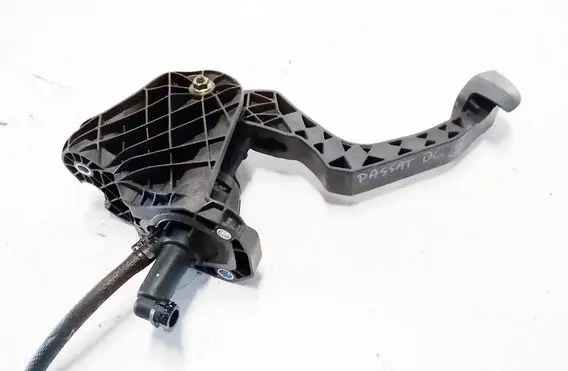 Volkswagen PASSAT B6 Clutch pedal 1K0721796E